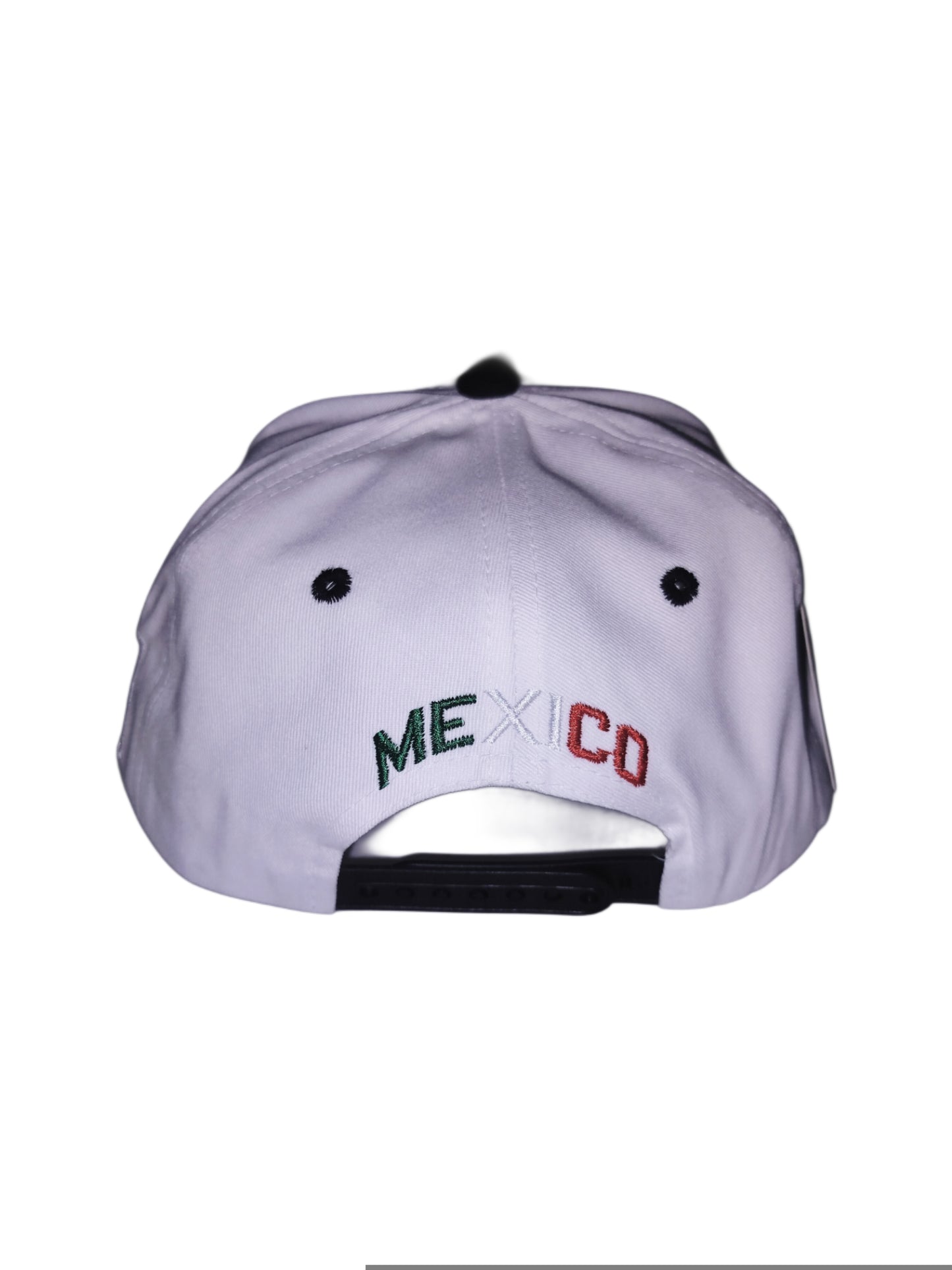 HECHO EN MEXICO AGUILA EAGLE SNAPBACK WITH FLAG ON SIDE(CON BANDERA EN LADO) WHITE & BLACK